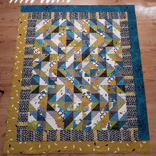 Load image into Gallery viewer, Quilt - Tidepools