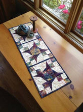 Load image into Gallery viewer, CLP Irish Stars Table Runner