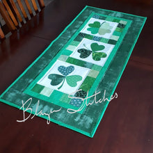 Load image into Gallery viewer, Paddy&#39;s Chain Table Runner Pattern or Kit
